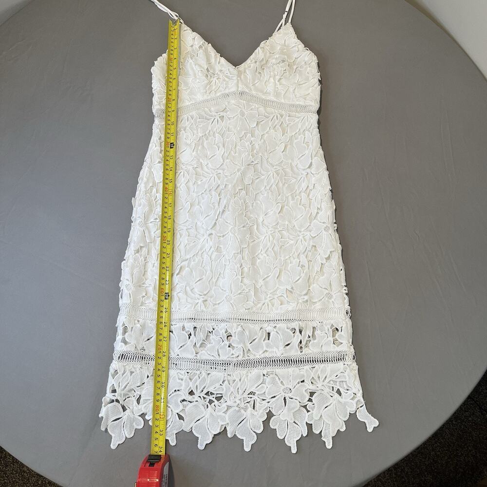 ASTR The Label V-Neck Sleeveless Bodycon White Lace Floral Dress Size small - Picture 11 of 14